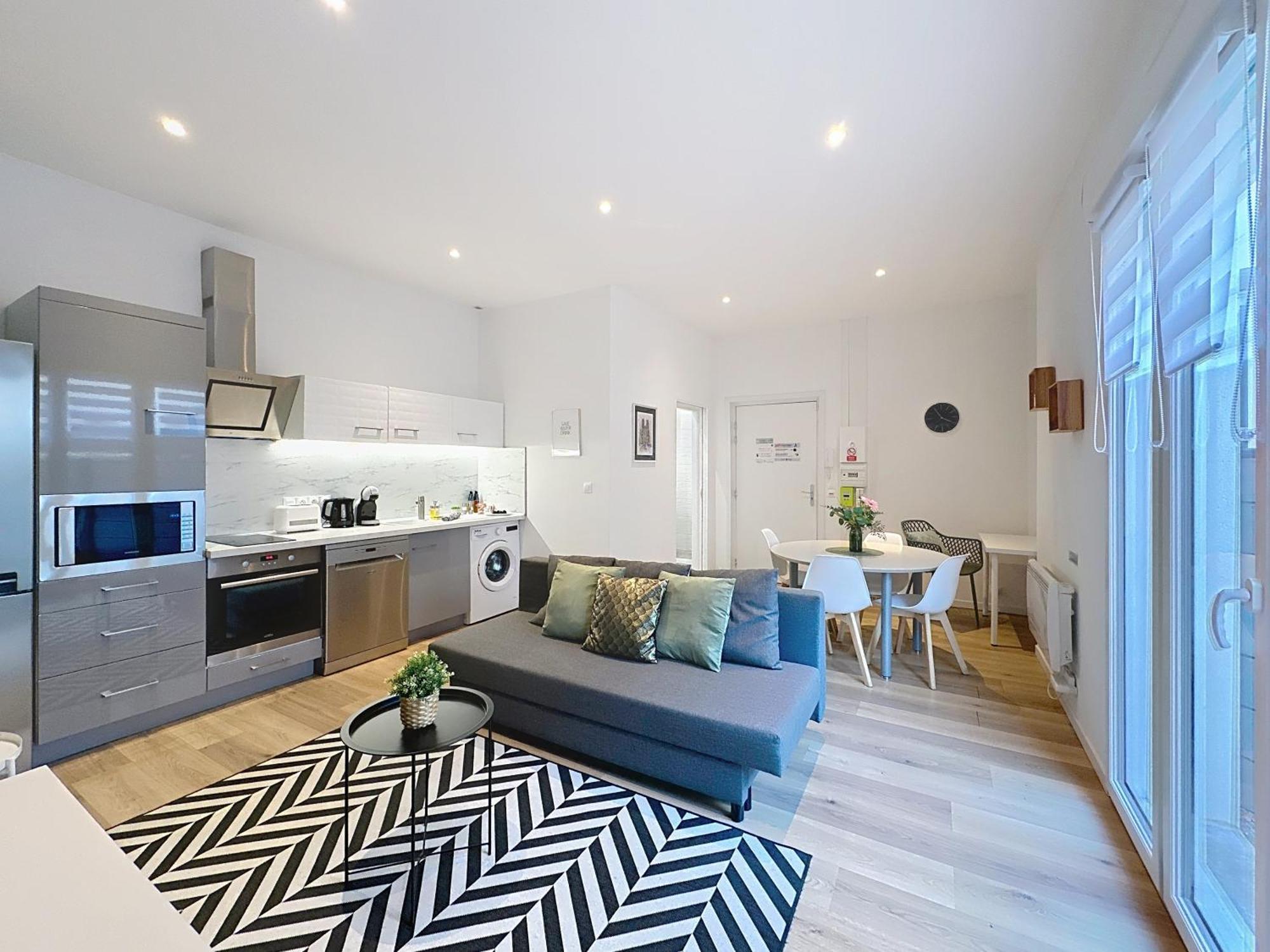 Apartamento Le Sacré - CENTRE - Cour privative - WIFI Reims Exterior foto